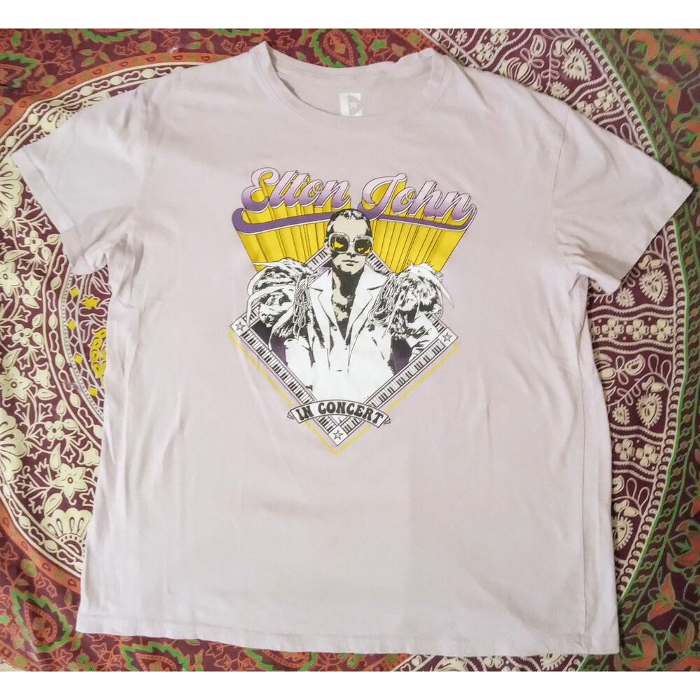 Elton John In Concert Psychedelic Vintage Graphic Rock T-Shirt Retro Style SZ XL